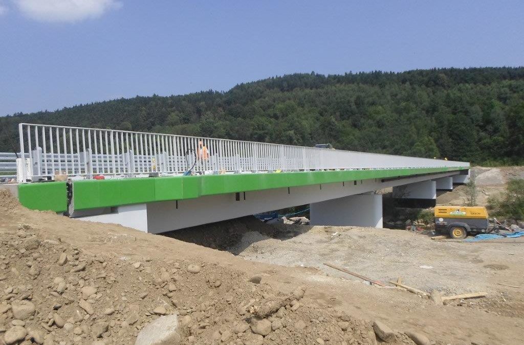 Dostawa i montaż wyposażenia oraz wykonanie sprężenia mostu na Potoku Paleczka w m. Zembrzyce
