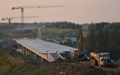 Nasuwanie podłużne estakady E1 w ciągu drogi S19 w Rzeszowie